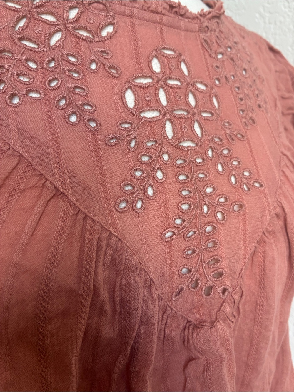 Universal Thread Rust Eyelet Ruffle Sleeve Blouse - Picture 4 of 4